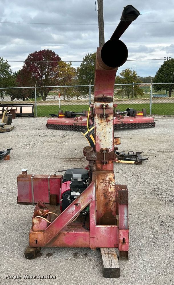 image for item NR9011 Giant Vac  leaf vacuum