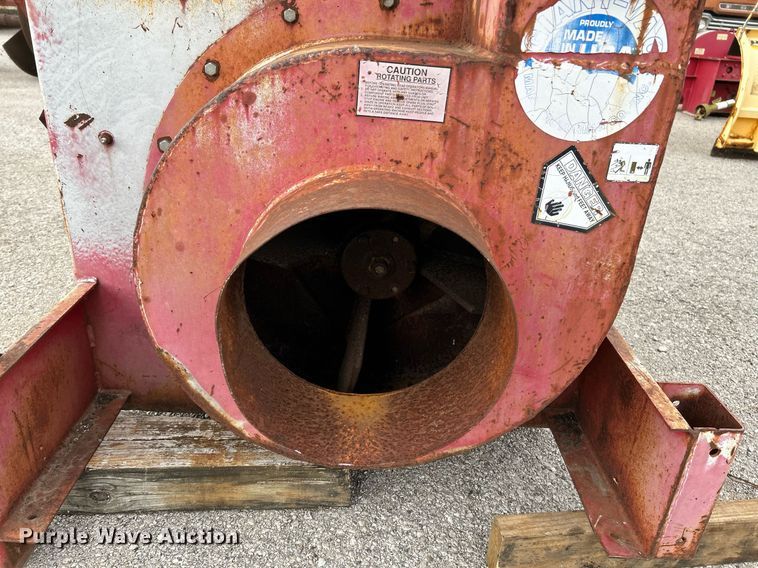 image for item NR9011 Giant Vac  leaf vacuum