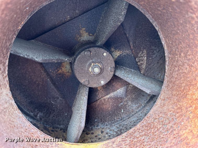 image for item NR9011 Giant Vac  leaf vacuum