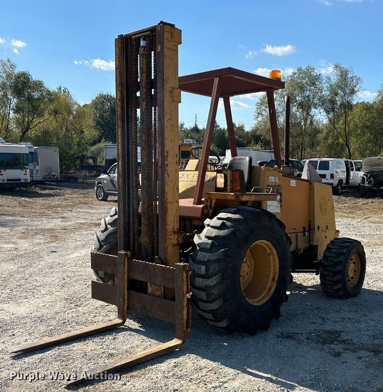 image for item NR9023 1986 Case 585E  forklift