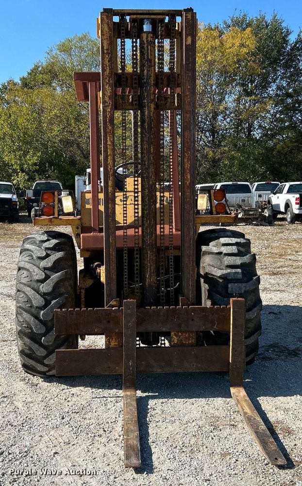 image for item NR9023 1986 Case 585E  forklift