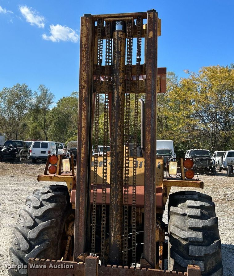 image for item NR9023 1986 Case 585E  forklift