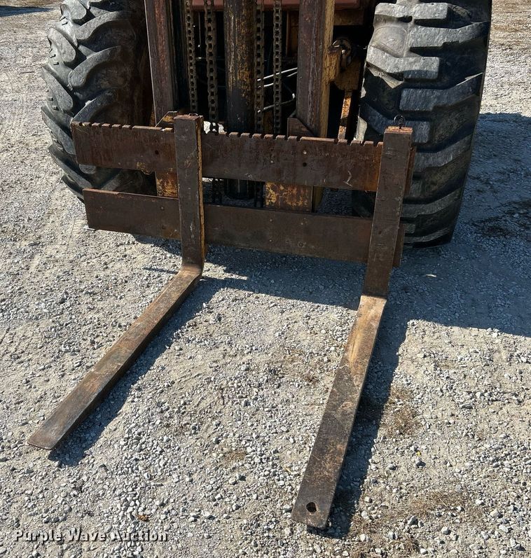 image for item NR9023 1986 Case 585E  forklift