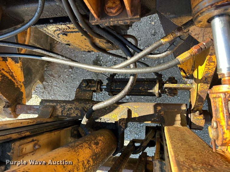 image for item NR9023 1986 Case 585E  forklift