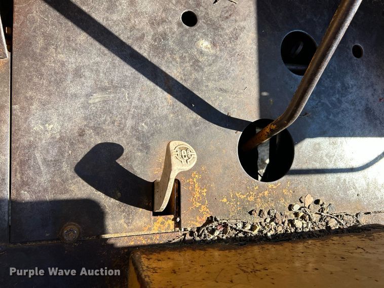 image for item NR9023 1986 Case 585E  forklift