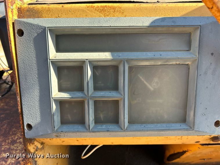 image for item NR9023 1986 Case 585E  forklift