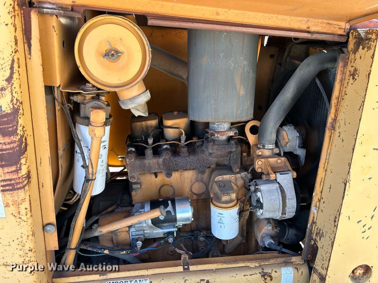 image for item NR9023 1986 Case 585E  forklift