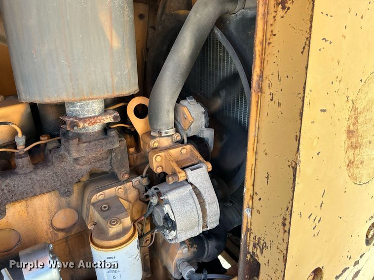 image for item NR9023 1986 Case 585E  forklift