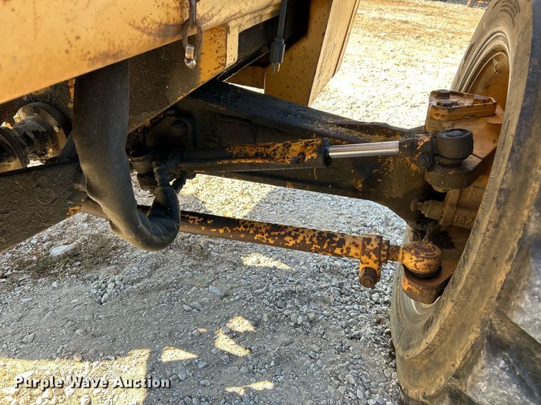 image for item NR9023 1986 Case 585E  forklift