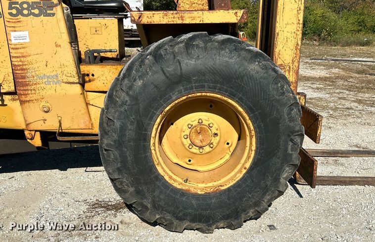 image for item NR9023 1986 Case 585E  forklift