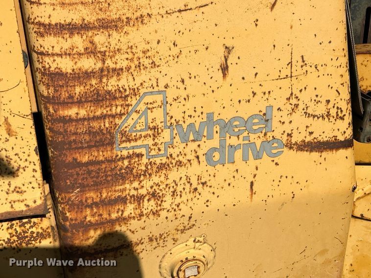 image for item NR9023 1986 Case 585E  forklift