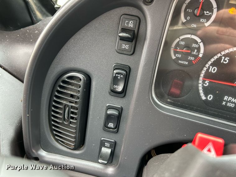 image for item NR9282 2011 Thomas B2  school bus