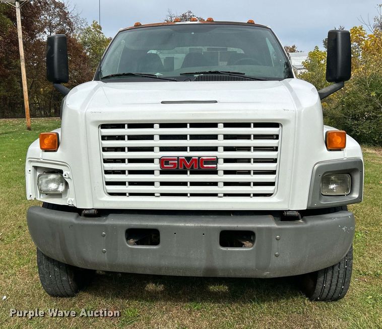 image for item NR9283 2006 GMC C7500  truck cab and chassis