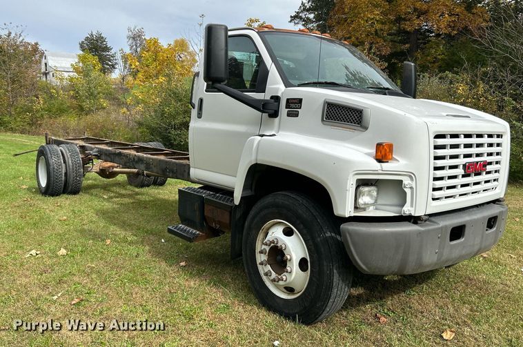 image for item NR9283 2006 GMC C7500  truck cab and chassis
