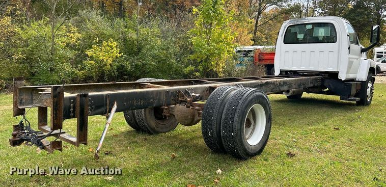 image for item NR9283 2006 GMC C7500  truck cab and chassis