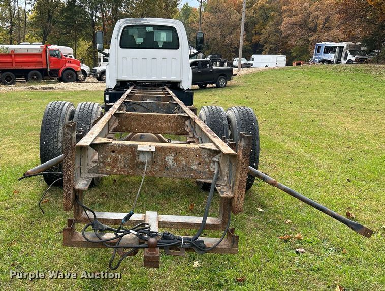 image for item NR9283 2006 GMC C7500  truck cab and chassis