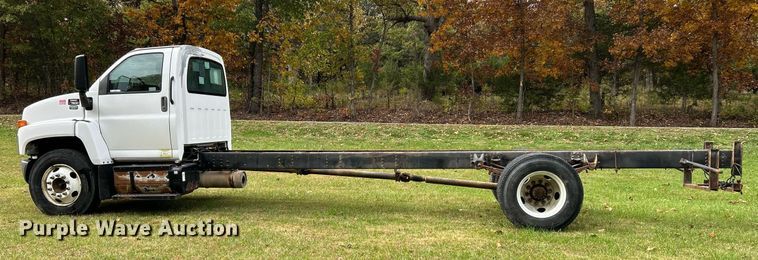image for item NR9283 2006 GMC C7500  truck cab and chassis