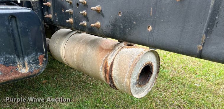 image for item NR9283 2006 GMC C7500  truck cab and chassis