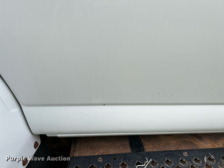 image for item NR9283 2006 GMC C7500  truck cab and chassis