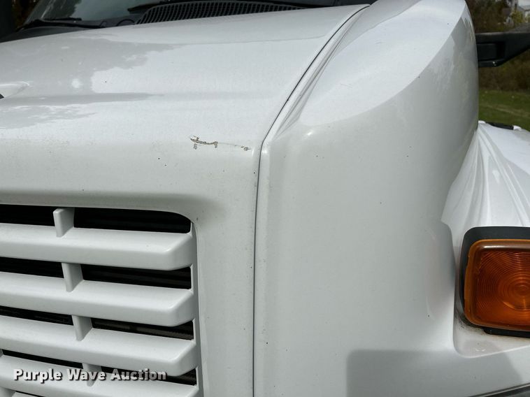 image for item NR9283 2006 GMC C7500  truck cab and chassis