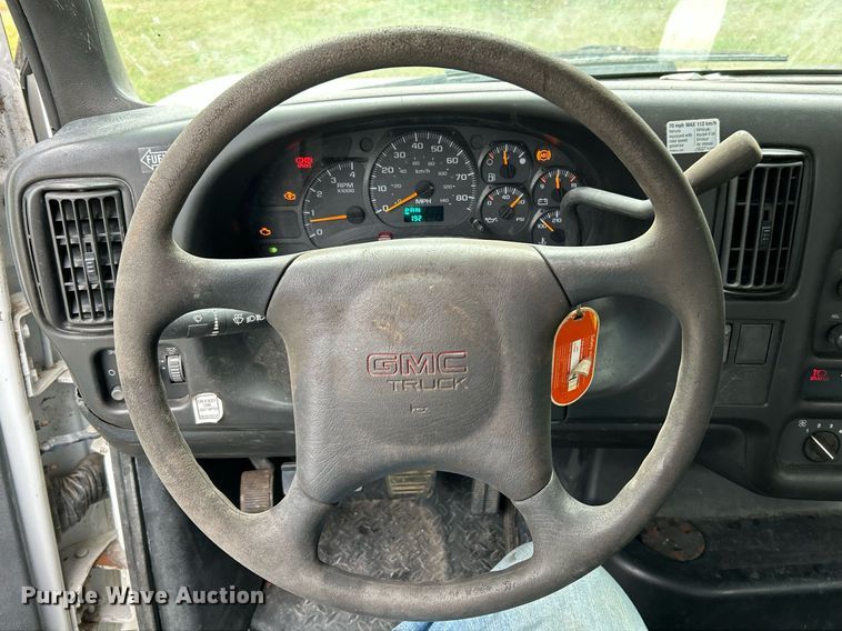 image for item NR9283 2006 GMC C7500  truck cab and chassis