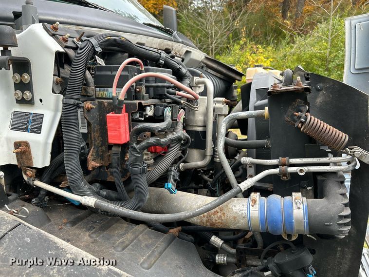 image for item NR9283 2006 GMC C7500  truck cab and chassis