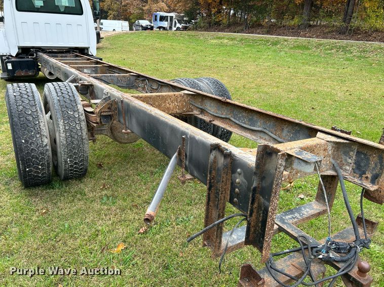 image for item NR9283 2006 GMC C7500  truck cab and chassis