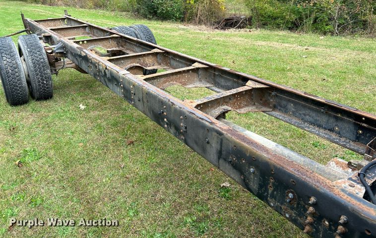 image for item NR9283 2006 GMC C7500  truck cab and chassis