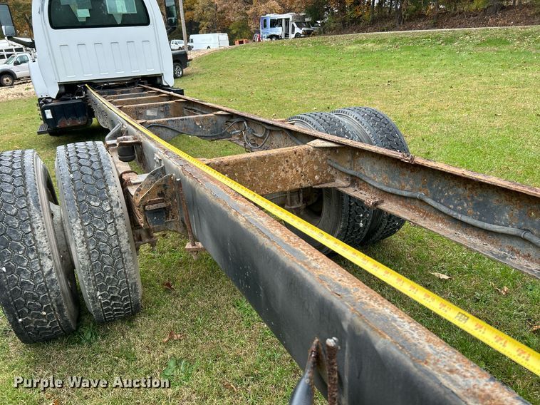 image for item NR9283 2006 GMC C7500  truck cab and chassis