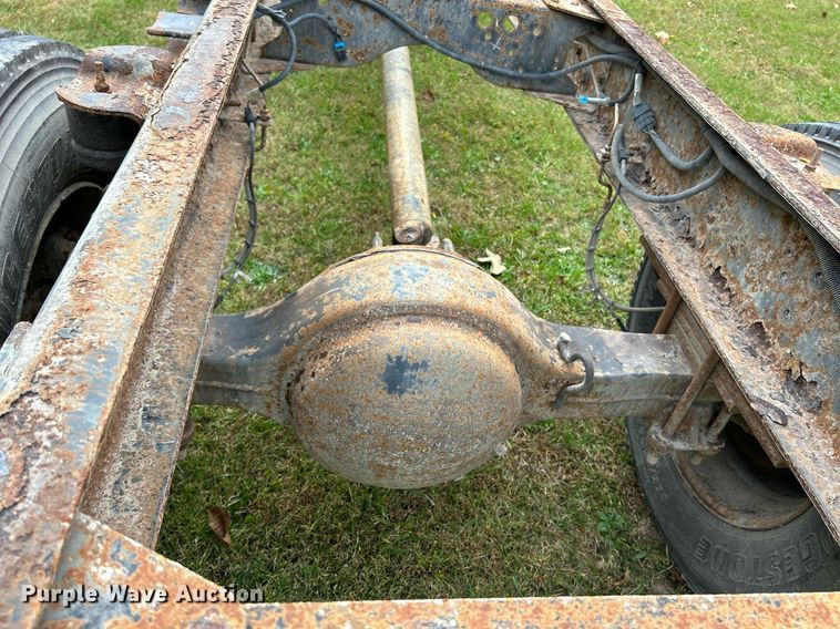 image for item NR9283 2006 GMC C7500  truck cab and chassis