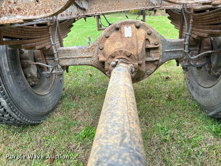 image for item NR9283 2006 GMC C7500  truck cab and chassis