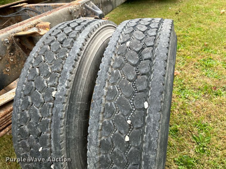 image for item NR9283 2006 GMC C7500  truck cab and chassis