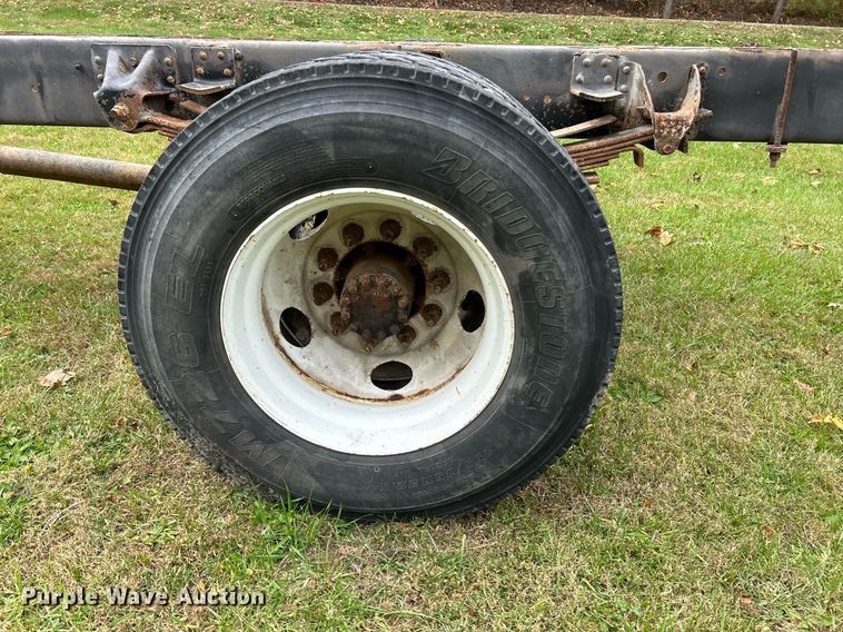 image for item NR9283 2006 GMC C7500  truck cab and chassis