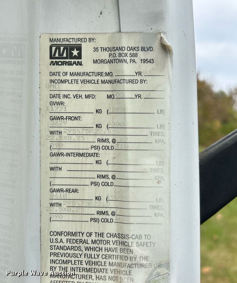 image for item NR9283 2006 GMC C7500  truck cab and chassis