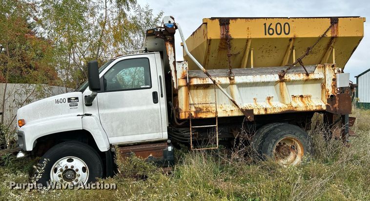 image for item NR9289 2004 Chevrolet C7500  dump truck