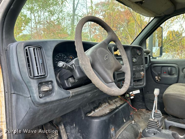 image for item NR9289 2004 Chevrolet C7500  dump truck