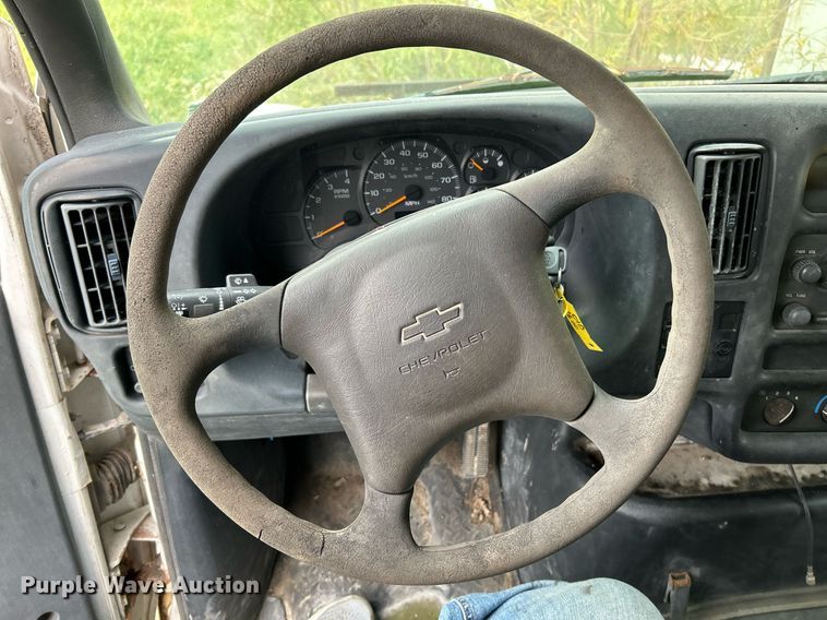 image for item NR9289 2004 Chevrolet C7500  dump truck