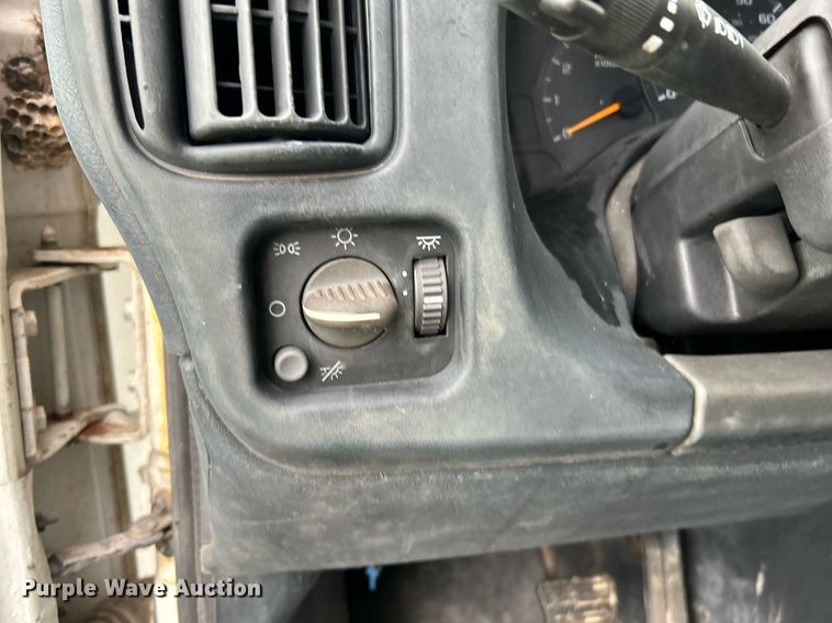 image for item NR9289 2004 Chevrolet C7500  dump truck