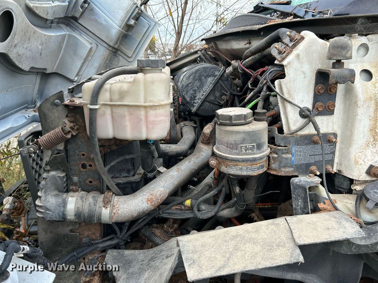 image for item NR9289 2004 Chevrolet C7500  dump truck