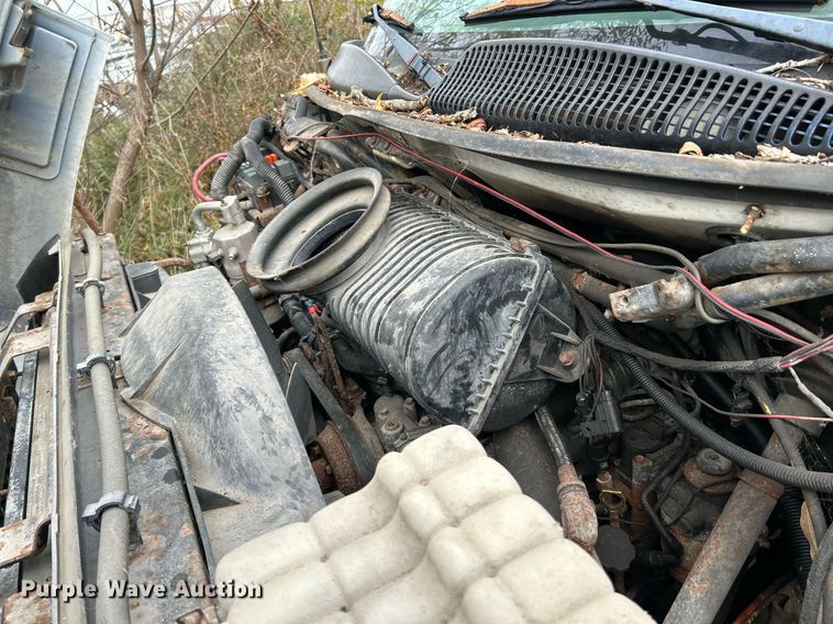 image for item NR9289 2004 Chevrolet C7500  dump truck