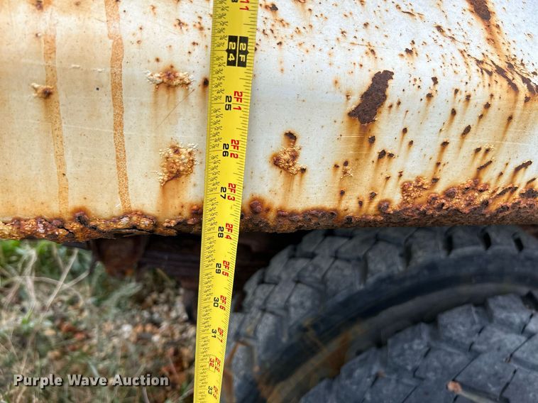 image for item NR9289 2004 Chevrolet C7500  dump truck