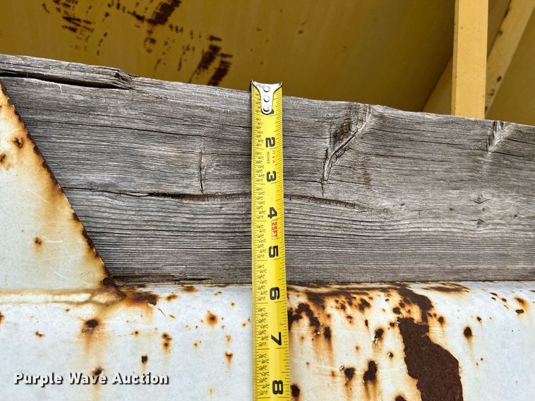 image for item NR9289 2004 Chevrolet C7500  dump truck