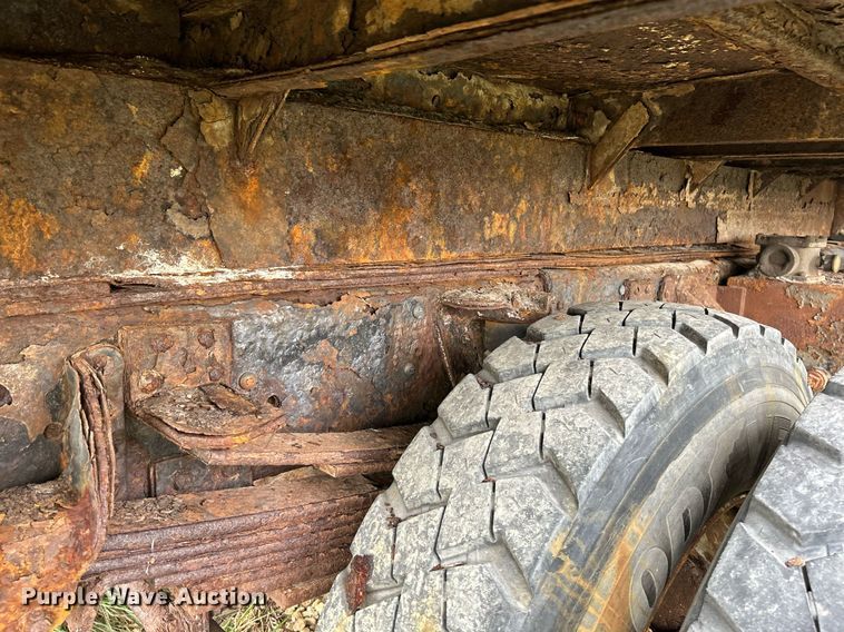 image for item NR9289 2004 Chevrolet C7500  dump truck