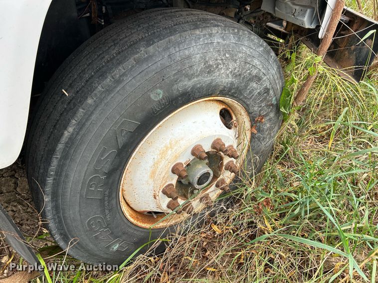 image for item NR9289 2004 Chevrolet C7500  dump truck