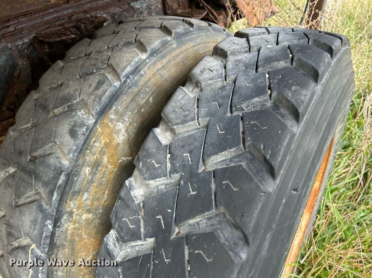 image for item NR9289 2004 Chevrolet C7500  dump truck