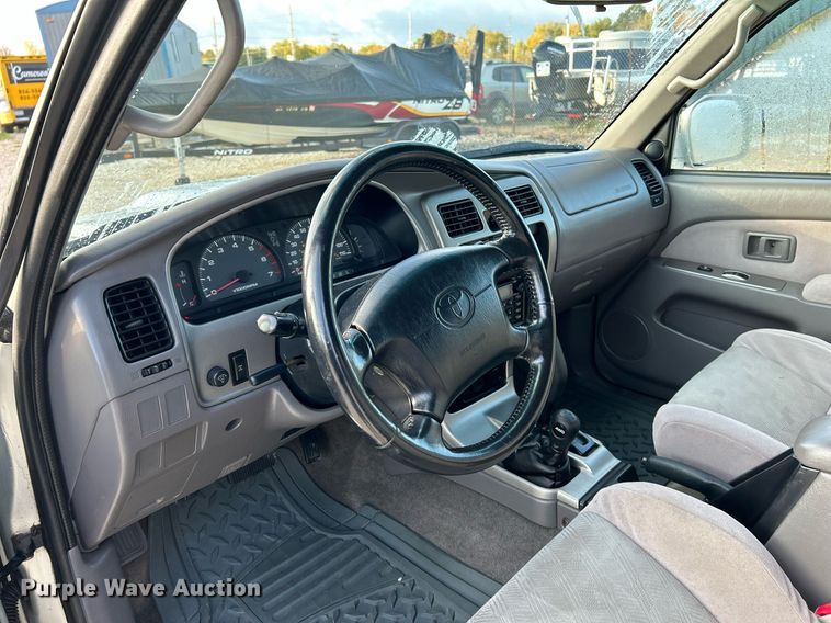 image for item NR9302 2001 Toyota 4Runner SR5  SUV