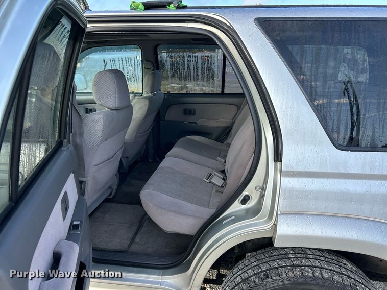 image for item NR9302 2001 Toyota 4Runner SR5  SUV