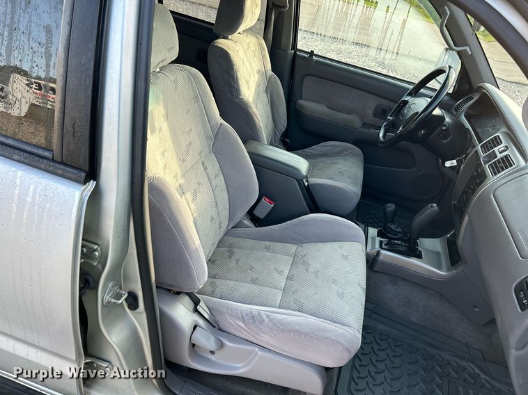 image for item NR9302 2001 Toyota 4Runner SR5  SUV