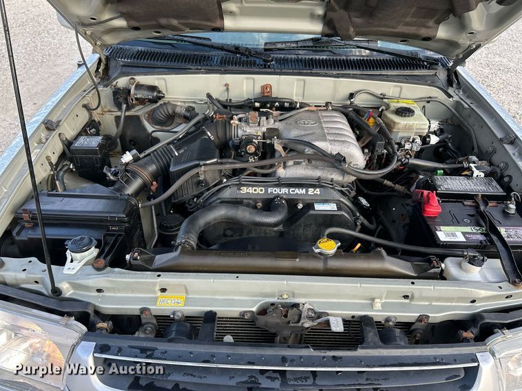 image for item NR9302 2001 Toyota 4Runner SR5  SUV