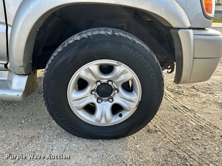 image for item NR9302 2001 Toyota 4Runner SR5  SUV